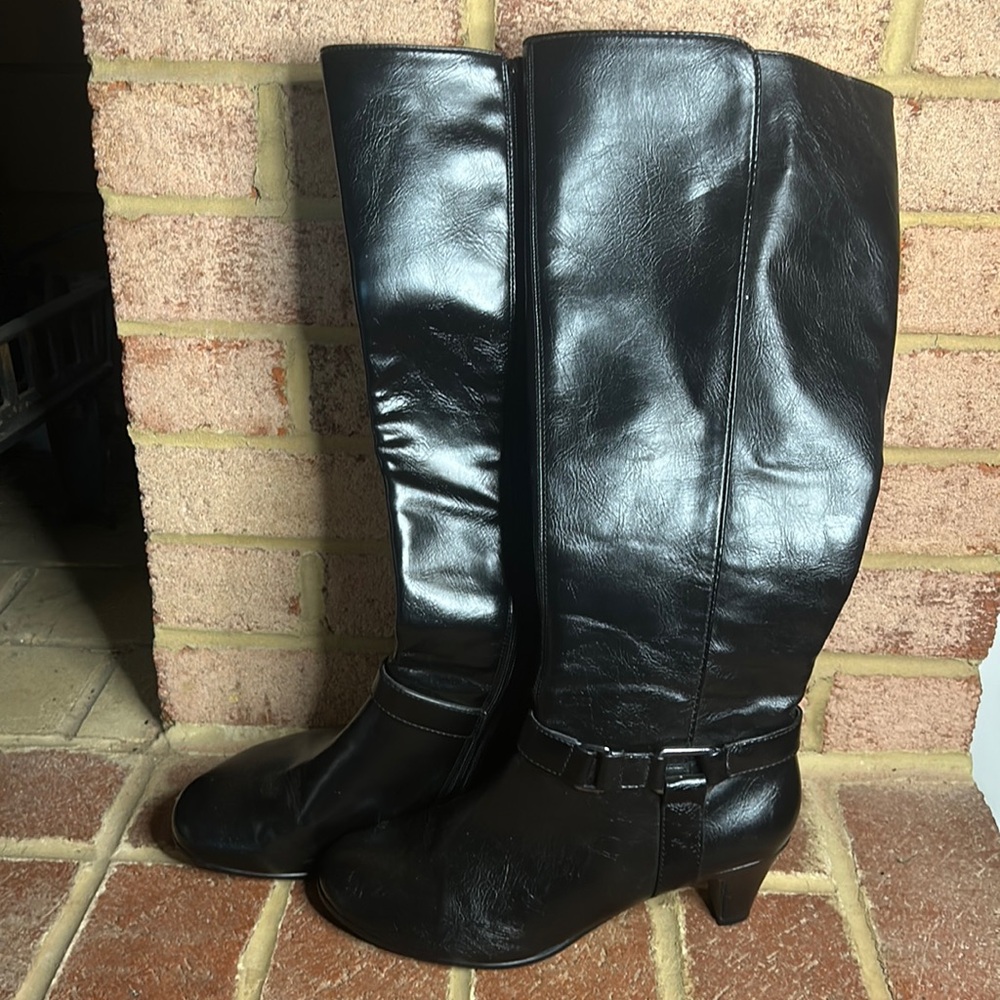 AEROSOLES Black Heeled Boots